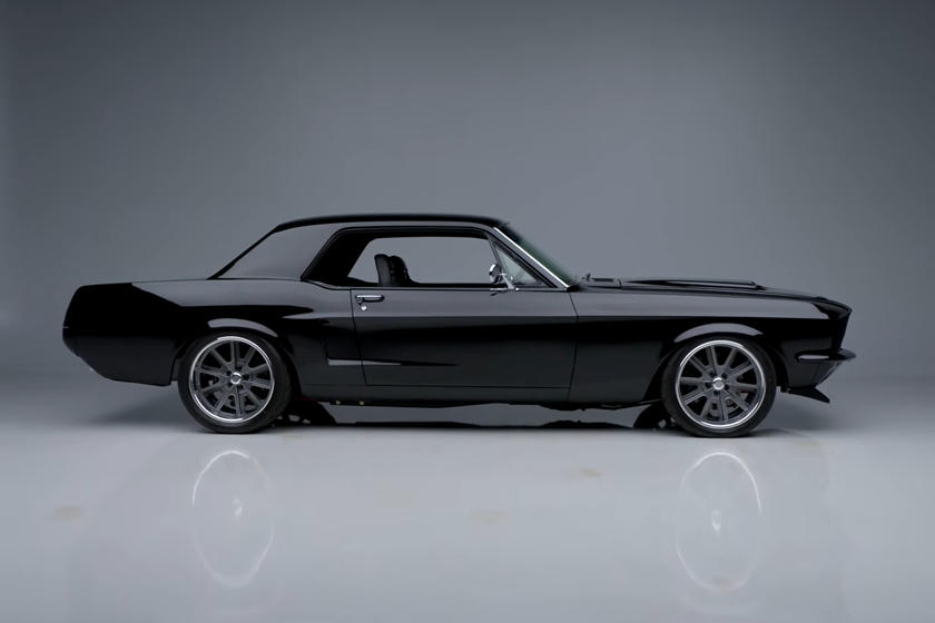 1967 Ford Mustang restomod 