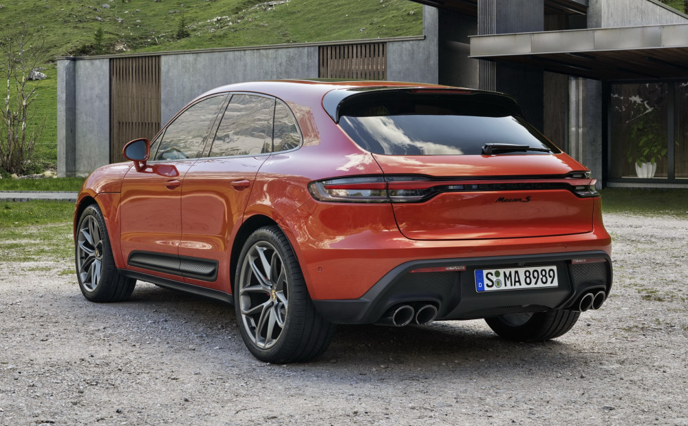 First Look Interior & Exterior of the 2022 Porsche Macan GTS