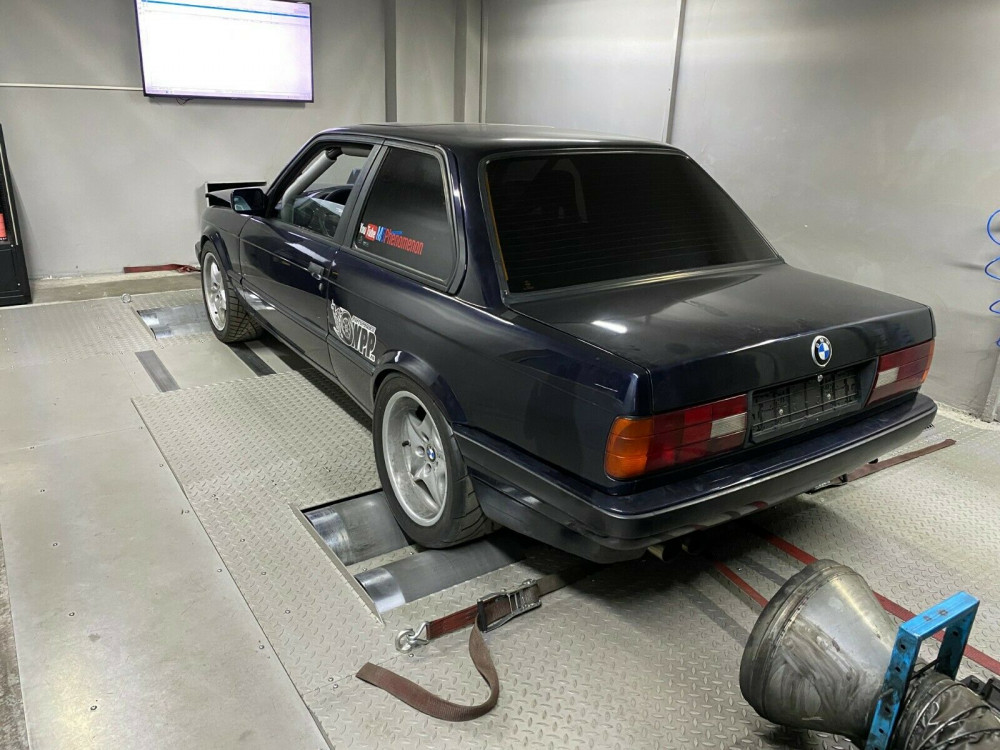 BMW E30 