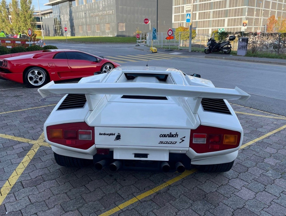 Lamborghini Countach 