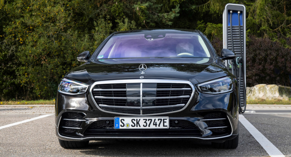 Mercedes S580e Hybrid Now Has 4Matic AWD Option