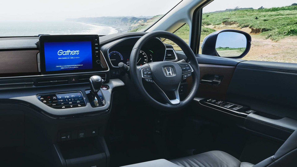 2021 Honda Odyssey Refresh in Japan Has A New Face and Gesture-Control Door