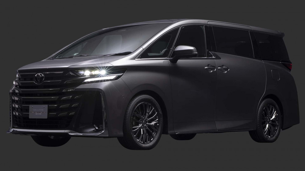 Toyota's X-Van Gear And Vellfire