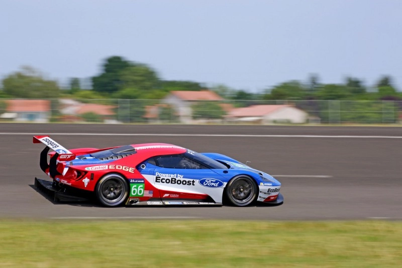 Ford-GT-Le-Mans-racer-12