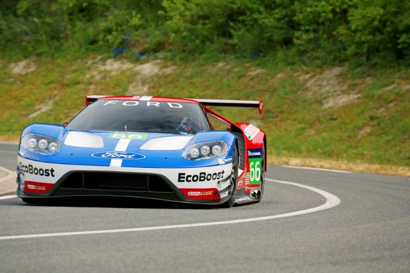 Ford-GT-Le-Mans-racer-16