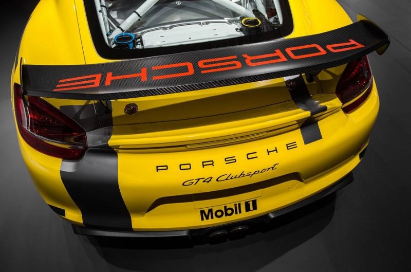 Porsche-Cayman-GT4-Clubsport-8