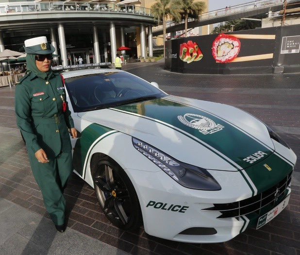 Ferrari-FF-Dubai-Police-5