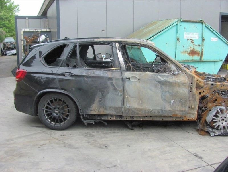 burned-bmw-x5-m50d-is-now-worth-16000_4