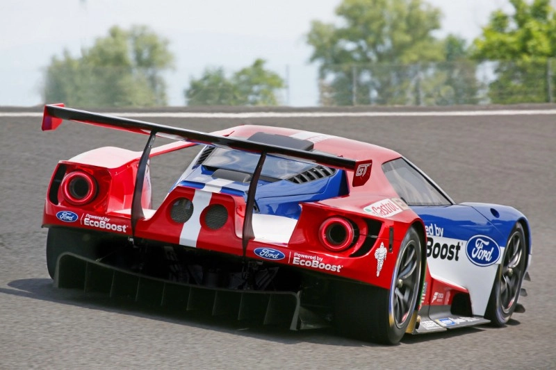 Ford-GT-Le-Mans-racer-15