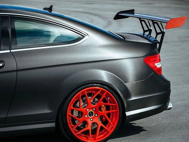 mercedes-benz-c63-amg-4