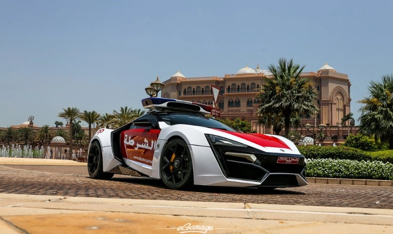 lykan-hypersport-police-car-2bc941ffacea8dbe55-0-0-0-0-0