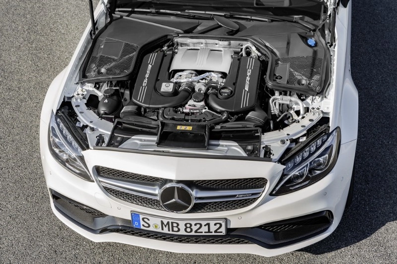 Mercedes-AMG C 63 S CoupÃ© (C 205) 2015; 4,0-Liter-V8-Biturbomotor: Das Leistungsspektrum reicht von 350 kW (476 PS) im C 63 bis zu 375 kW (510 PS) im C 63 S The 4.0-litre V8 biturbo engine develops an output of 350 kW (476 hp) in the C 63 and 375 kW (510 hp) in the C 63 S