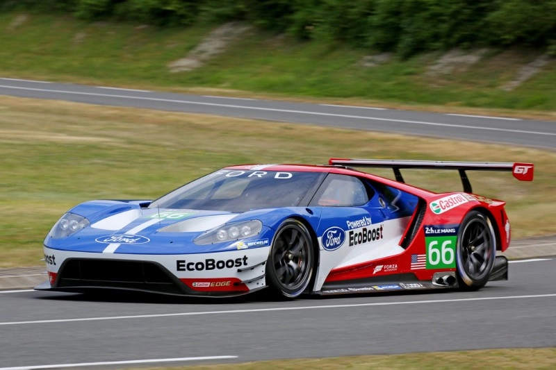 Ford-GT-Le-Mans-racer-17