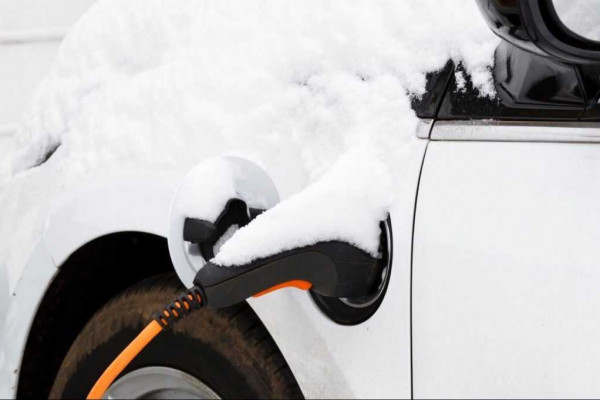 Winter Woes: How Cold Weather Affects Electric Vehicle Range and Tips ...