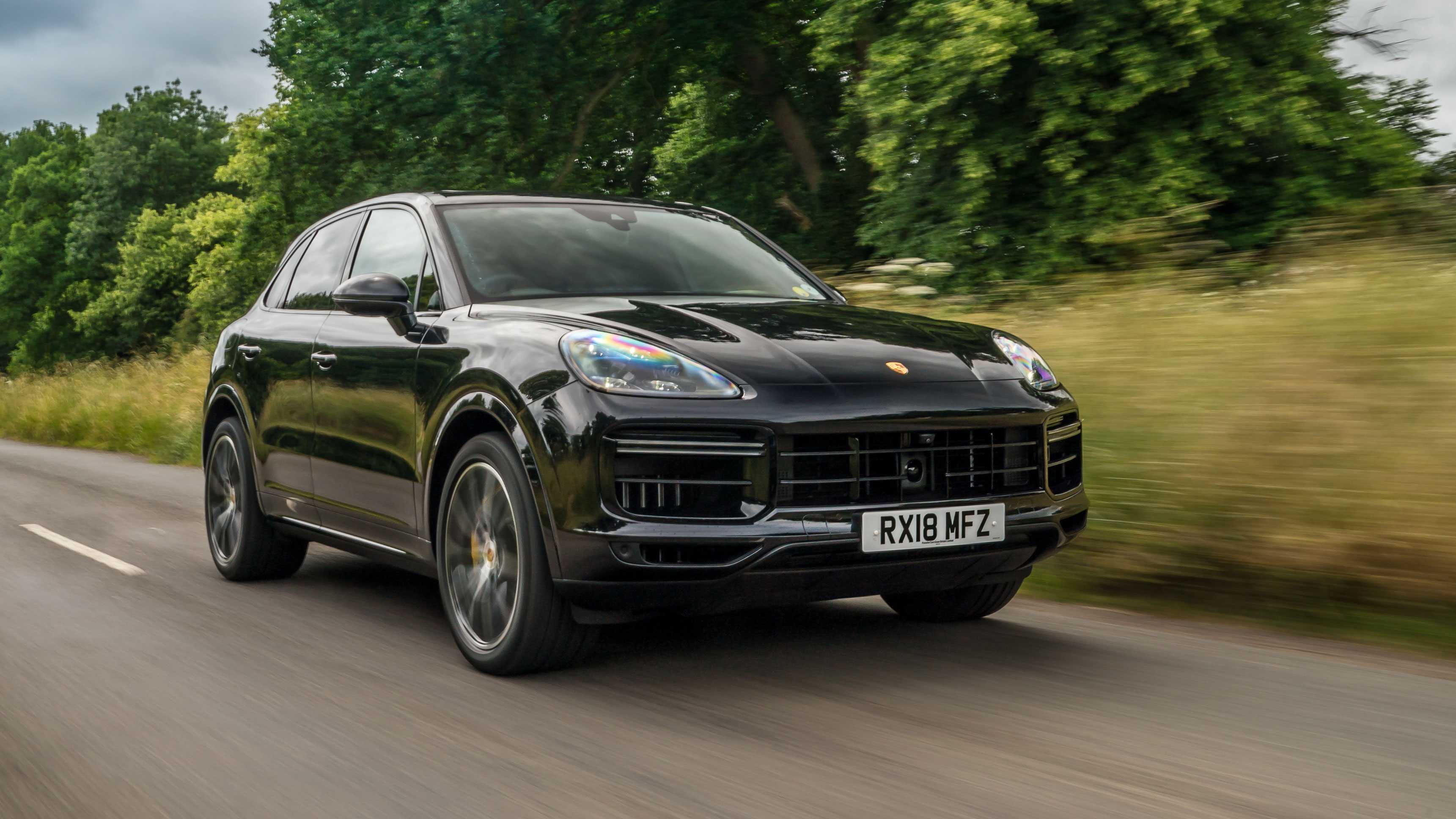 Porsche Macan Porsche Cayenne 2020