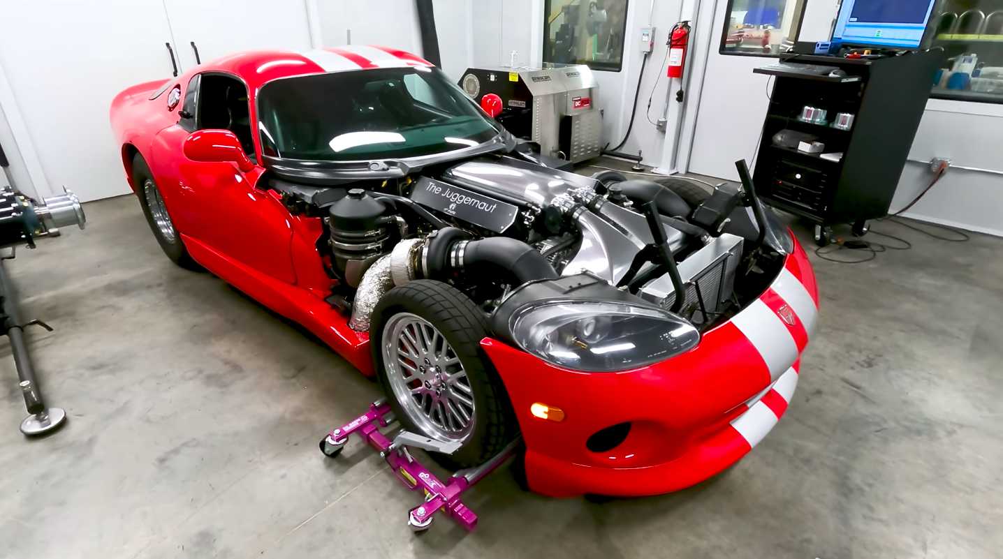 Двигатель dodge Viper v10