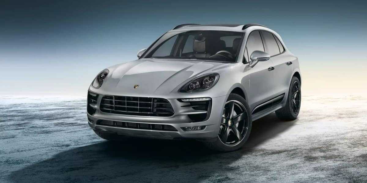 Макан газ текст. Porsche Macan бежевый. Macan 2024. Порше Макан серо бежевый. Порше Макан новый релиз.